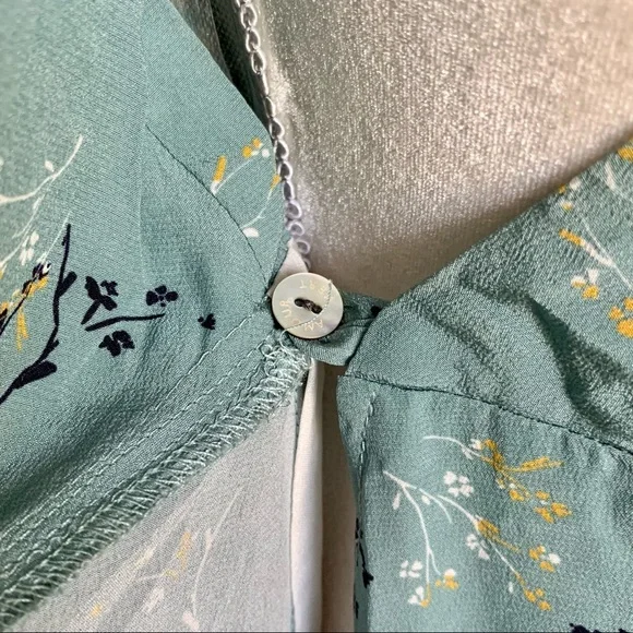 Amour Vert Varden Silk Wrap Dress - Picture 7 of 8